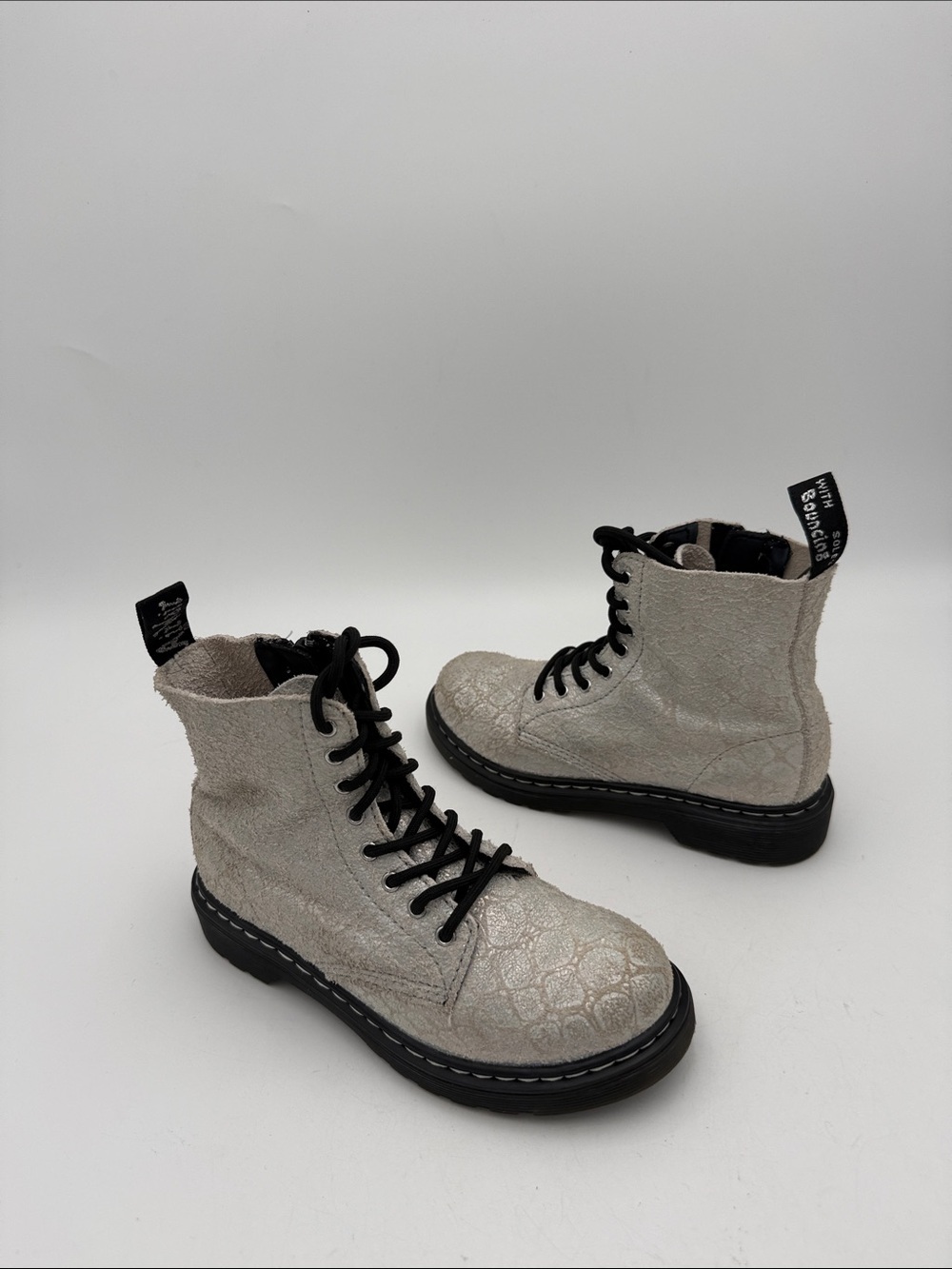 Dr. Martens Silver Lace-Up Combat Boot Texture suede kids 2 school casuall